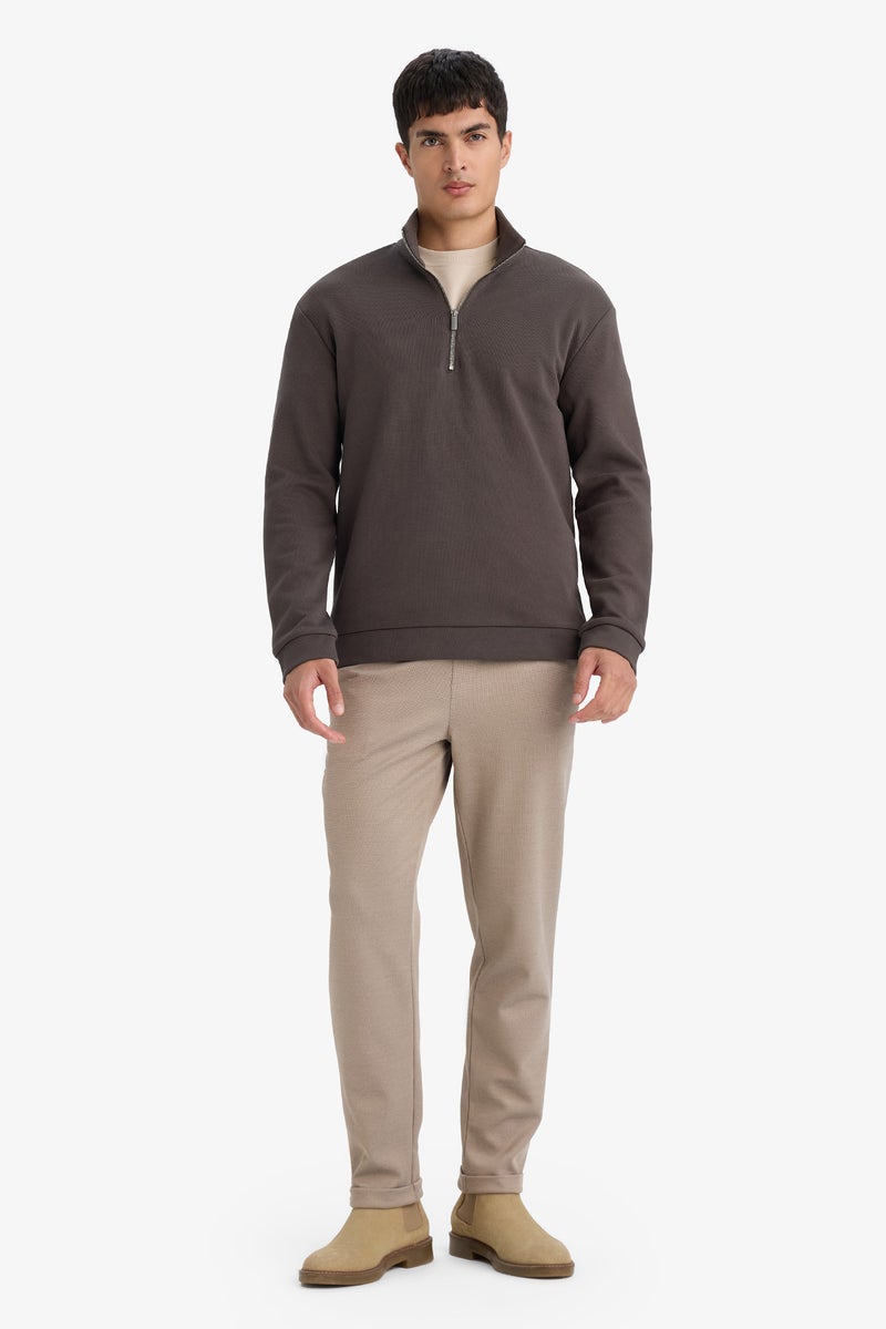 ديفاكتو سويت شيرت قصة عادية وياقة عالية - Image 2